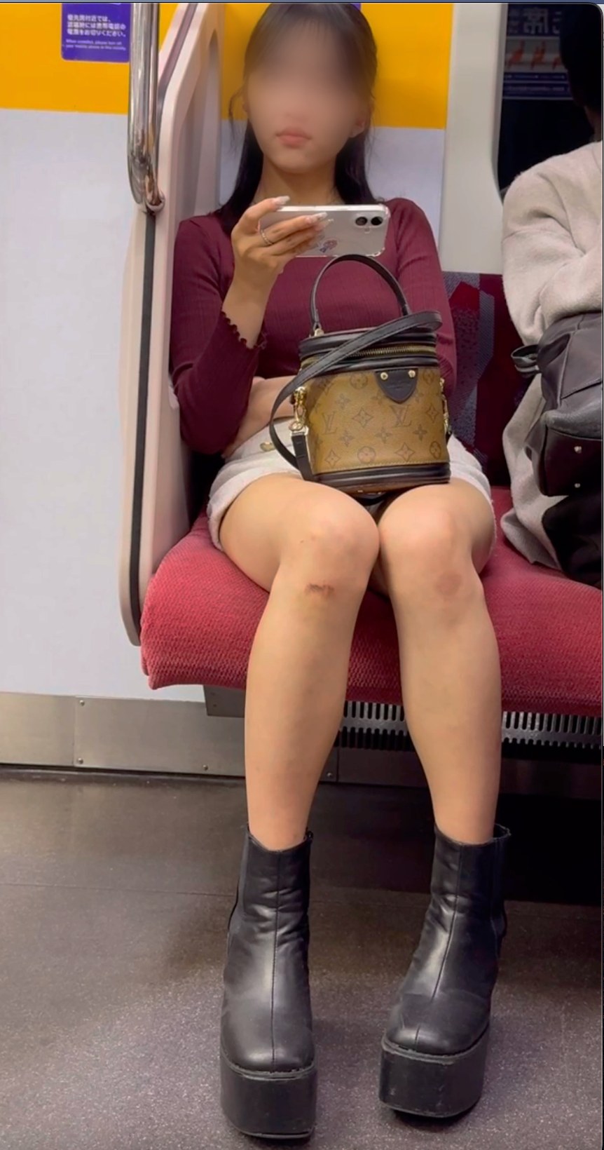 【再販】顔面偏差値高！超絶S級お姉さんの「開放感生脚」を対面から激撮！