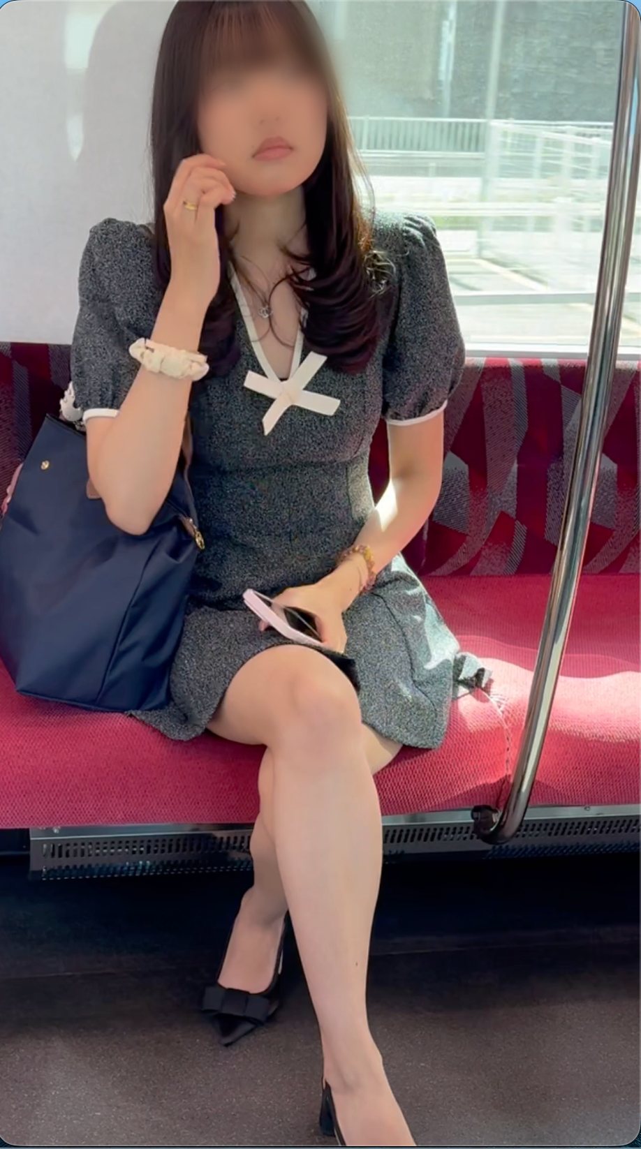 【再販】超絶S級美人女子大生のミニスカ生足を対面から