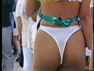 【再販】90年代のお立ち台ギャルのビデオ⑪ Yバック水着が野外で!!ほんとか!?