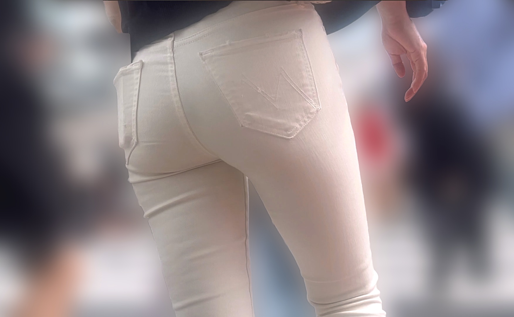 超Sクラスのパッツン美尻を堪能!美ボディからプリケツを突き出しパンティラインで♂を誘う!