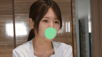 《個人撮影》性欲薄めな彼氏がいる21歳スレンダー美巨乳の美人セラピストさんは無理ハメされても抵抗できずにおじさんチンポで感じまく