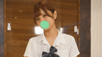 《個人撮影》「キスはしないってば！」彼氏にアパレルで働いてると嘘をつくスレンダー美巨乳のメンエス嬢も最終的には夢中で舌を絡ませて