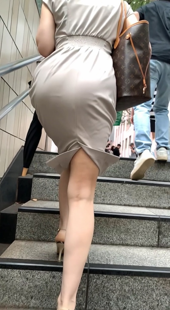 【再販】No.1340「はち切れそうな程パツパツで美尻際立つ!清楚系美人OLのタイトワンピース」