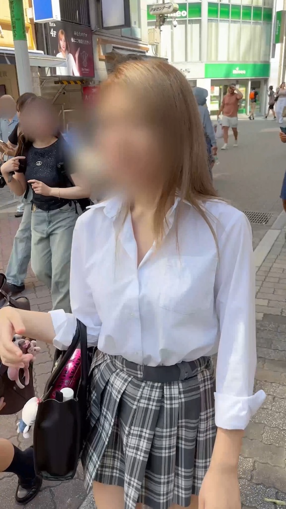 【再販】《4K・高画質》 No.1349「激カワJ◯を激写!!!ミニスカからグレーパンティーが丸見えだ」