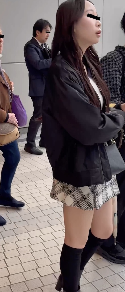 【再販】《4K・高画質》 No.1353「エロい顔してヤラレにいく美女!インパンの中身は純白パンティーだ」