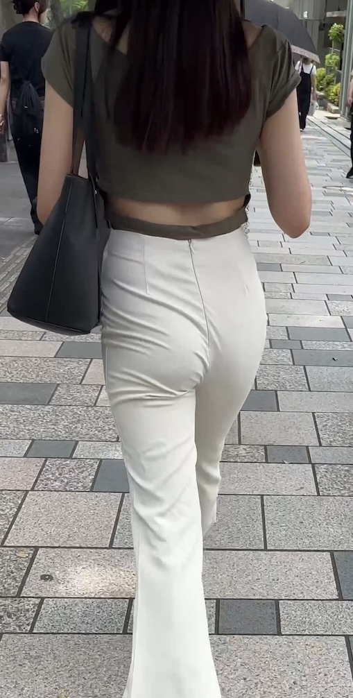 【再販】《4K・高画質》 No.1356「止まらない腰振り!SSS級美女のエッロいヨガパンツ」