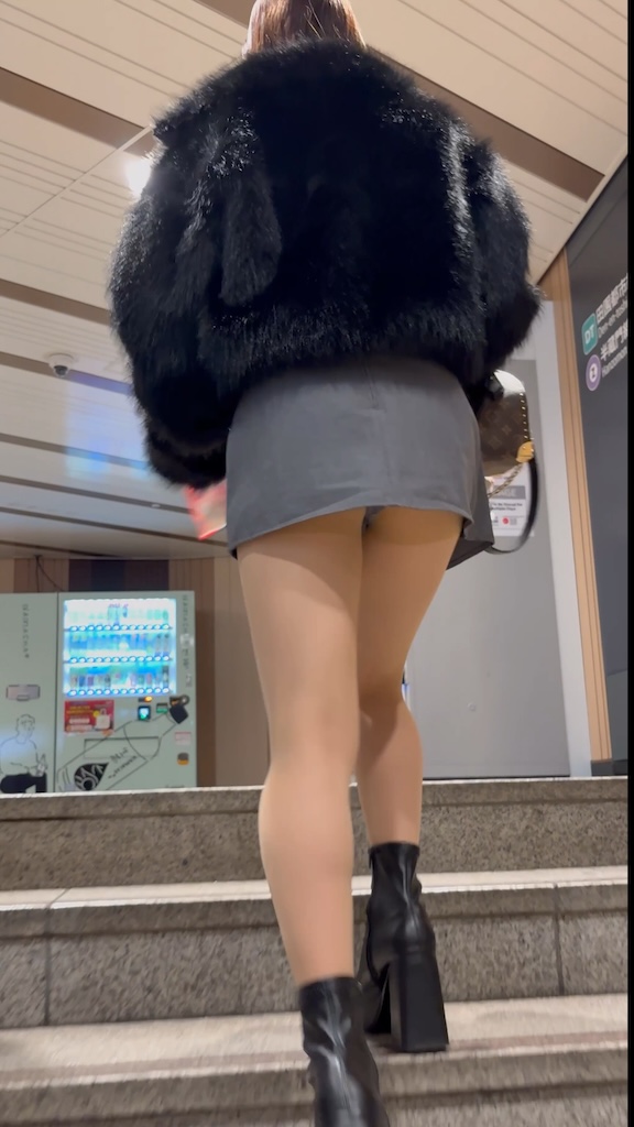 【再販】《4K・高画質》 No.1359「JK風ファッション!とんでもなく可愛らしい美女のミニスカの中身」