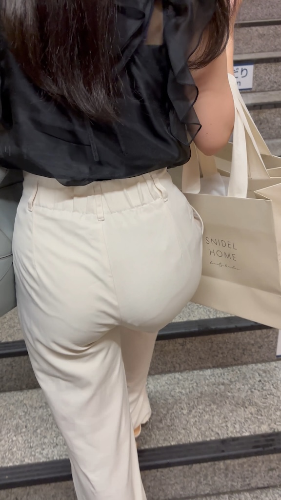 【再販】《4K・高画質》 No.1360「透けてショーツの形がくっきり!ハイクラス美人OL」