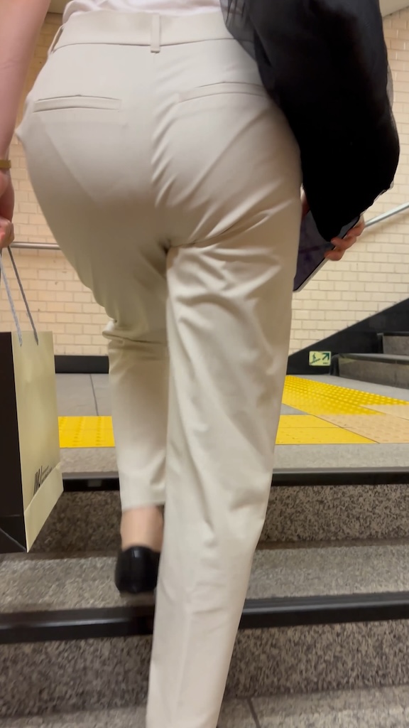 【再販】《4K・高画質》 No.1360「透けてショーツの形がくっきり!ハイクラス美人OL」