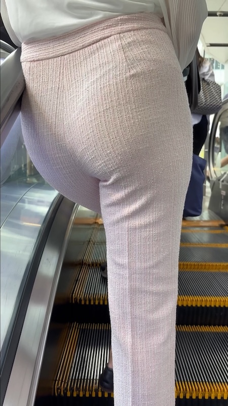 【再販】《4K・高画質》 No.1384「イカしてるぜ!とんでもない透け感で職場へ戻るエステティシャン」