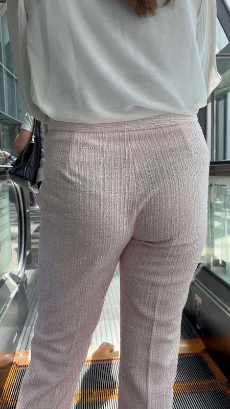 【再販】《4K・高画質》 No.1384「イカしてるぜ!とんでもない透け感で職場へ戻るエステティシャン」