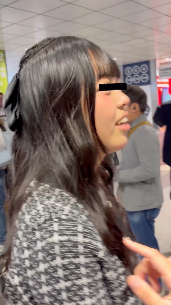 【再販】《4K・高画質》 No.1387「今年最後のJ◯祭り!!!スケベな洋服を着て興奮させる後ろ姿」