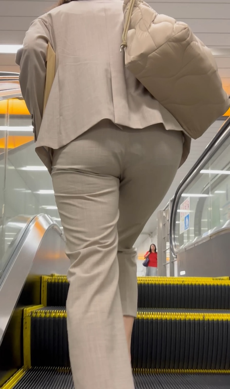 Pcolle PPV 【再販】《4K・高画質》 No.1391「予感は的中した!面積小さめなハーフバックショーツが透け透け高身長OL」 Pcolle PPV 【再販】《4K・高画質》 No.1391「予感は的中した!面積小さめなハーフバックショーツが透け透け高身長OL」