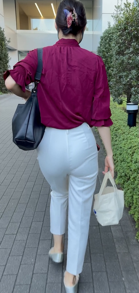 【再販】《4K・高画質》 No.1420「この割れ目に突っ込みたい!非常にお尻が魅力的なOL」