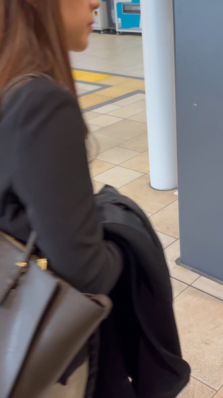 【再販】《4K・高画質》 No.1420「この割れ目に突っ込みたい!非常にお尻が魅力的なOL」