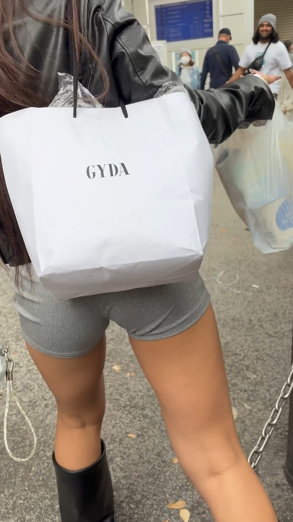 【再販】《4K・高画質》 No.1422「激ミニ丈のオールインワン!肉尻からほとばしるフェロモン」