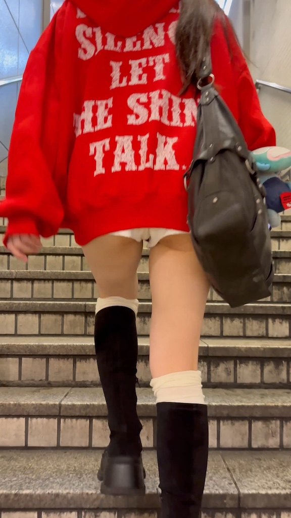 Pcolle PPV 【再販】《4K・高画質》 No.1633「逆に驚いた!BIGパーカーでも隠しきれなったハミ肉を披露するGAL」 Pcolle PPV 【再販】《4K・高画質》 No.1633「逆に驚いた!BIGパーカーでも隠しきれなったハミ肉を披露するGAL」