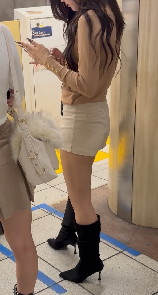 Pcolle PPV 【再販】《４K・高画質》 No.1677「好きな人多そう！ブーツにショーパンの美GAL」