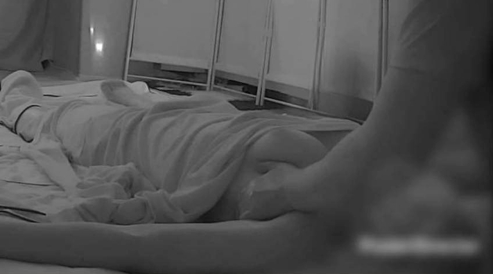 オイルで艷やか爆乳おっぱい