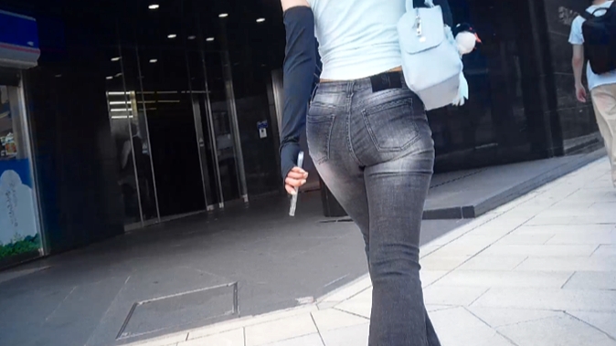 Pcolle PPV 2806066a802e4717637「(11名収録)美巨乳美巨尻パーフェクトスタイル美形美人ギャル女子大生のスキニーデニムなど」（販売者：めっちゃリアル） サムネイル画像
