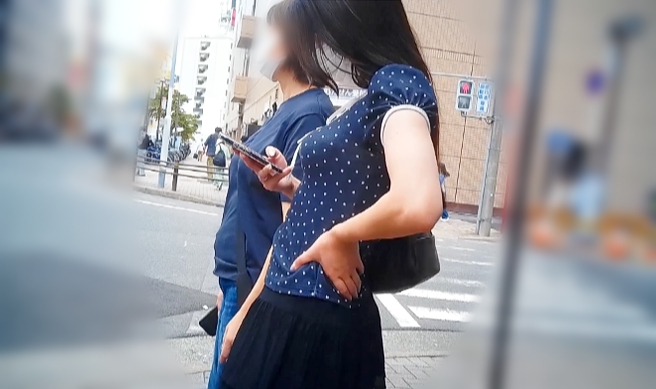 大きくツンと突き出した美巨乳の超絶美形清楚お姉さんは歩くだけでエロいなど