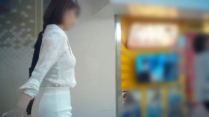 Pcolle PPV 2826966acca30ca771f「超絶クビレ美巨乳美人お姉さんが胸元強調させて待ち合わせなど」（販売者：めっちゃリアル） サンプル画像
