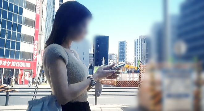 Pcolle PPV 2826966acca30ca771f「超絶クビレ美巨乳美人お姉さんが胸元強調させて待ち合わせなど」（販売者：めっちゃリアル） サンプル画像