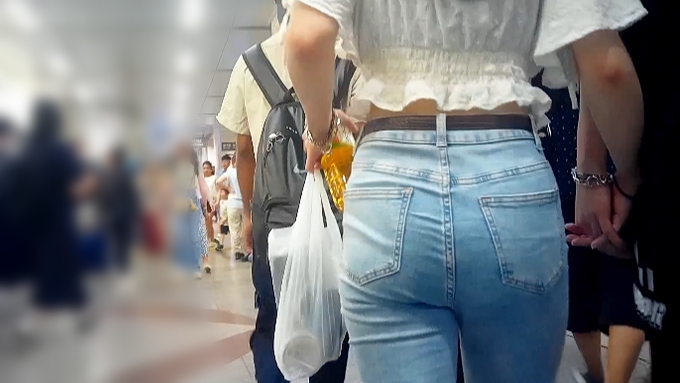 Pcolle PPV 2827866ad07feeb8ce8「美爆尻ドエロボディ超絶美形フェイス美女のピタピタフレアデニムなど」(販売者:めっちゃリアル) サンプル画像