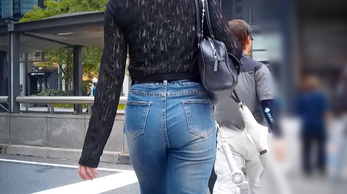 Pcolle PPV 2829286ad5cf72757cb「パンティラインくっきり浮き出る清楚系美人OLのスラックス姿がエロすぎるなど」(販売者:めっちゃリアル) サンプル画像