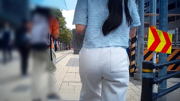 Pcolle PPV 2829286ad5cf72757cb「パンティラインくっきり浮き出る清楚系美人OLのスラックス姿がエロすぎるなど」(販売者:めっちゃリアル) サンプル画像