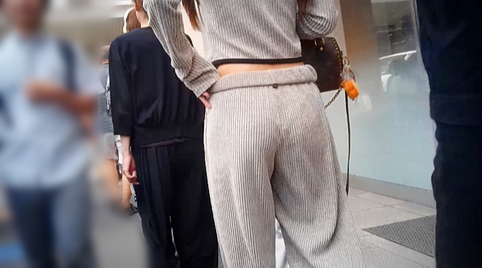 Pcolle PPV 2830566adb1890a7975「スキニーデニムに密着した美爆尻肉がムニョムニョ踊りまくる激カワギャル女子大生など」(販売者:めっちゃリアル) サンプル画像
