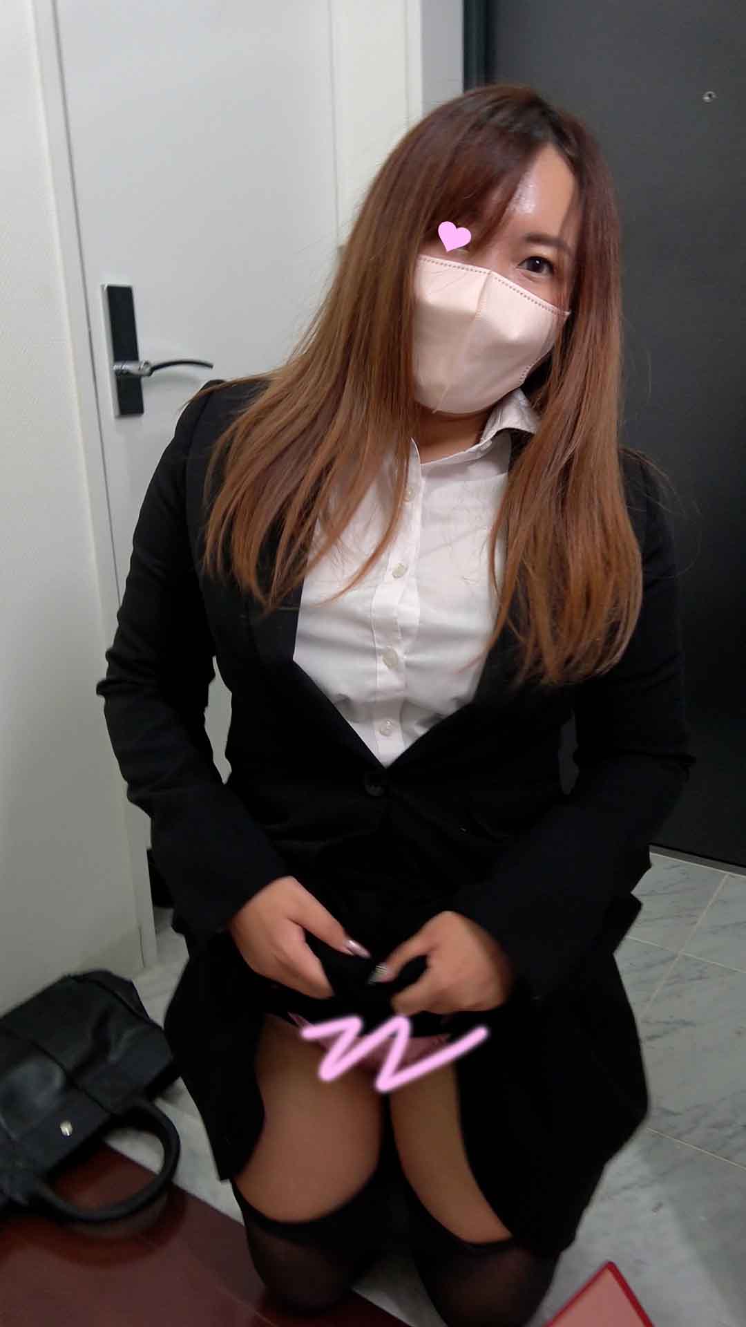 FカップOLが爆乳見せつけ♡美巨乳と食い込みパンツで誘惑営業♡【おっぱい/生保レディ】