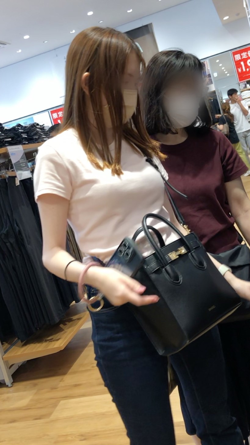 【お買い物中の眺め97】店内でキレカワお姉さんのＥカップを追い回し！