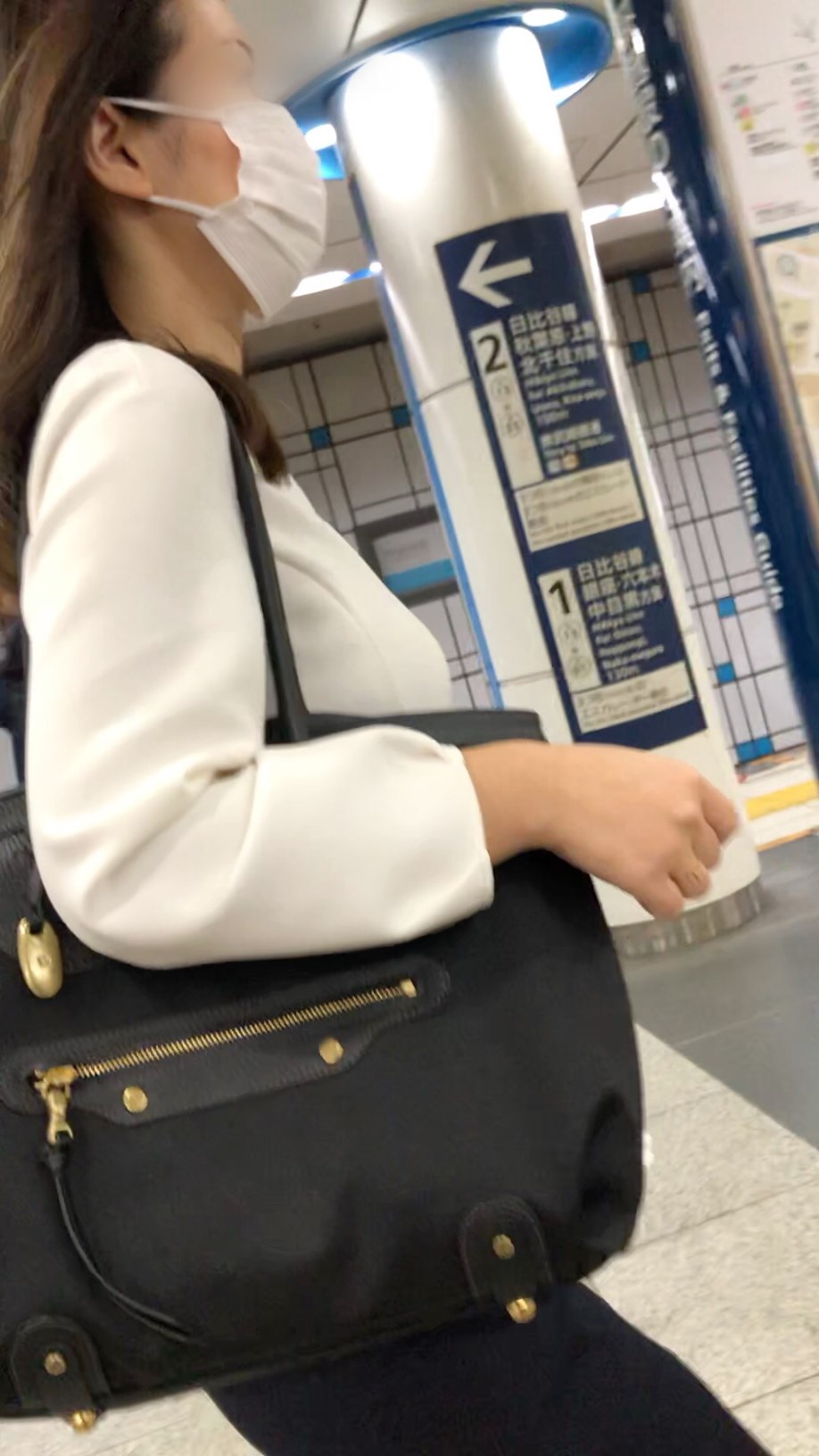 【すぐそこの眺め157】人妻風OLのFカップを追いかけて!!