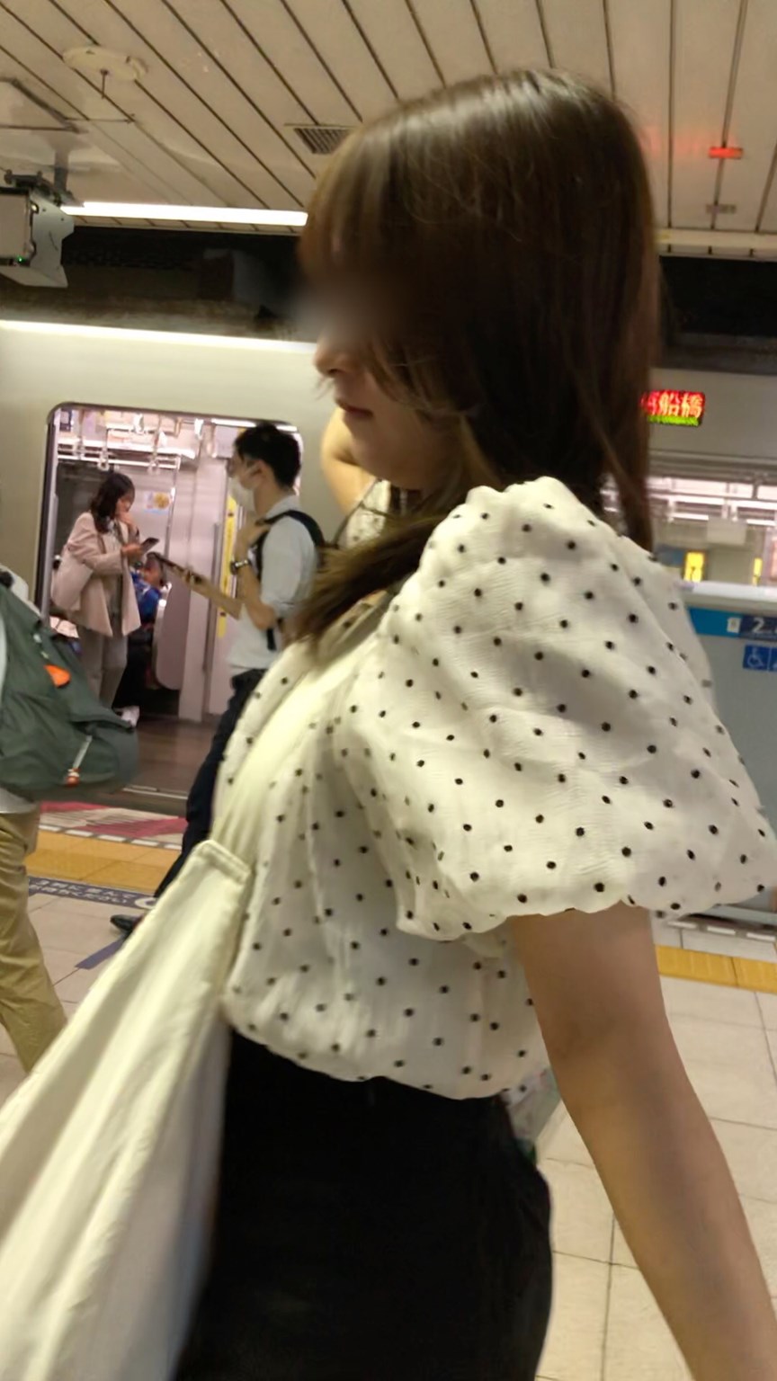 【横からの眺め361】清楚でセクシーなキレカワOLを追い回し!