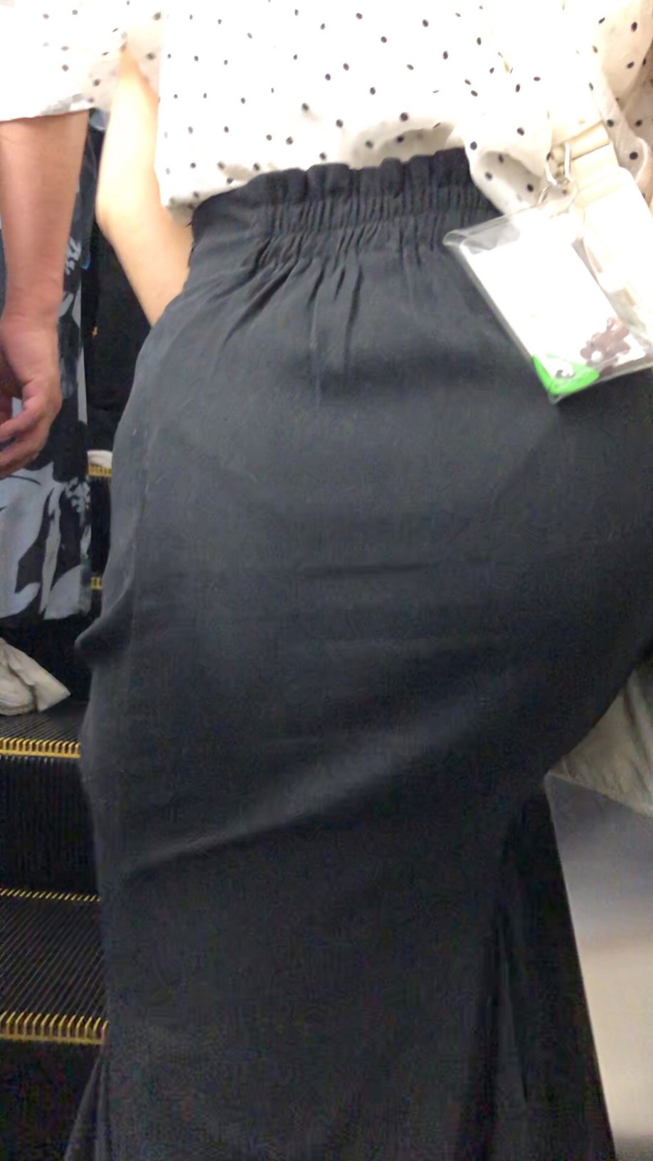 【横からの眺め361】清楚でセクシーなキレカワOLを追い回し!