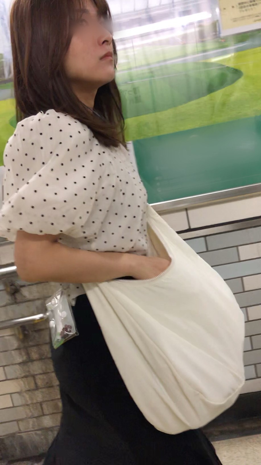 【横からの眺め361】清楚でセクシーなキレカワOLを追い回し!