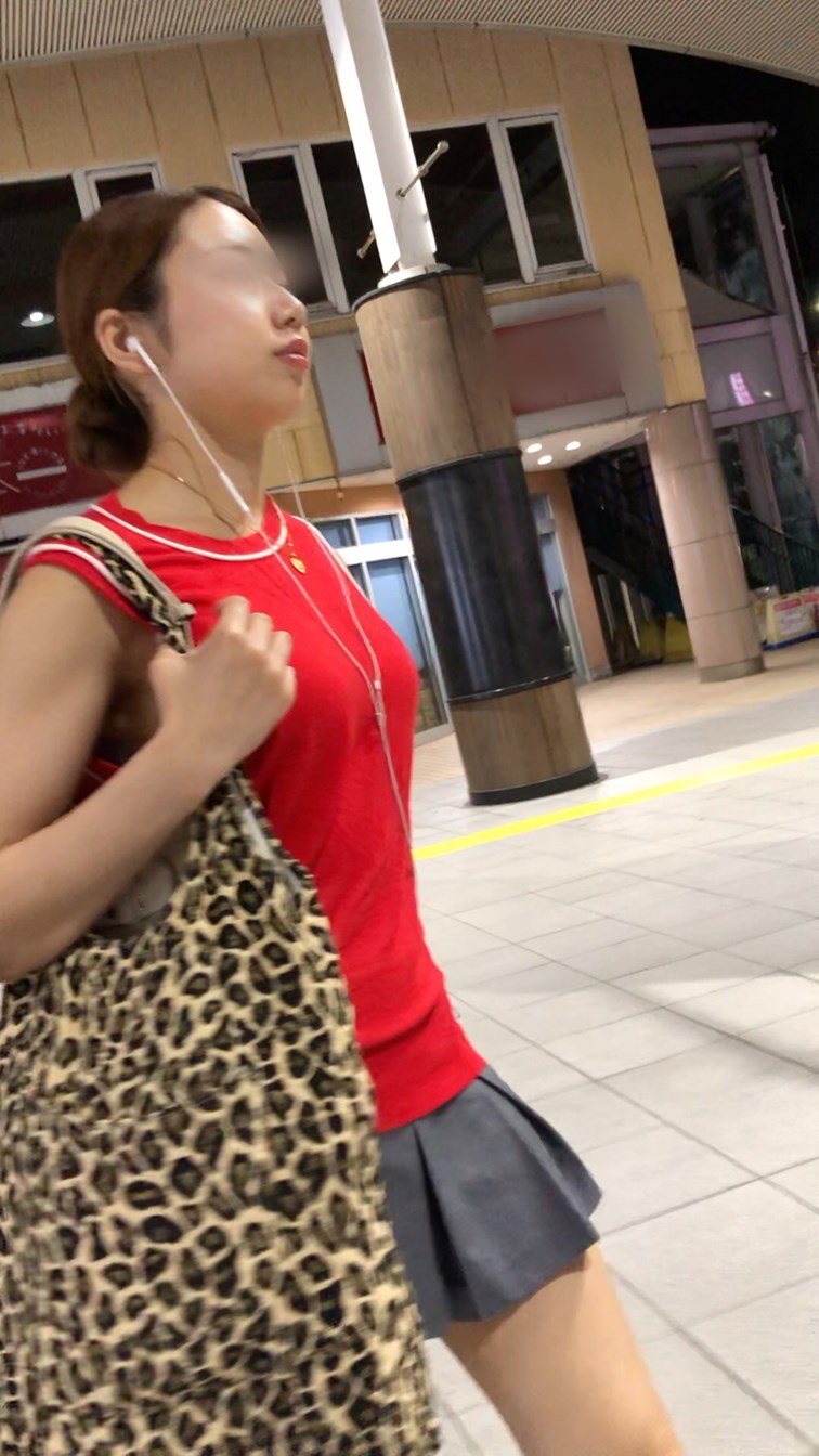 【横からの眺め363】既視感のあるエロエロボディのJDを追いかけて!!