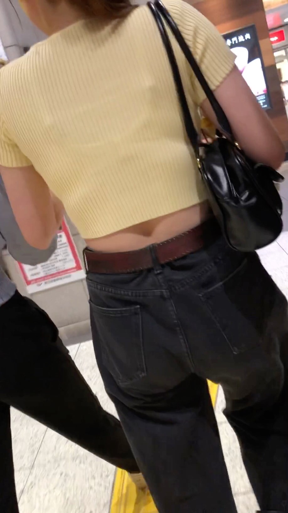 【横からの眺め367】スタイル抜群のJDはボリューム満点のGカップ