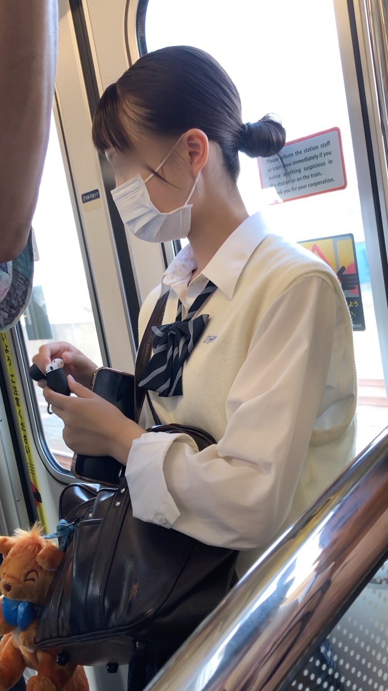 【放課後の眺め127】小柄な美少女JKを電車内で観察!