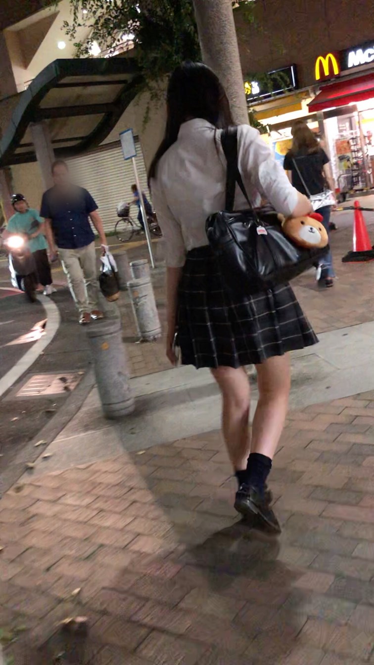 【放課後の眺め128】スタイル抜群の長身美少女JKを追跡!!