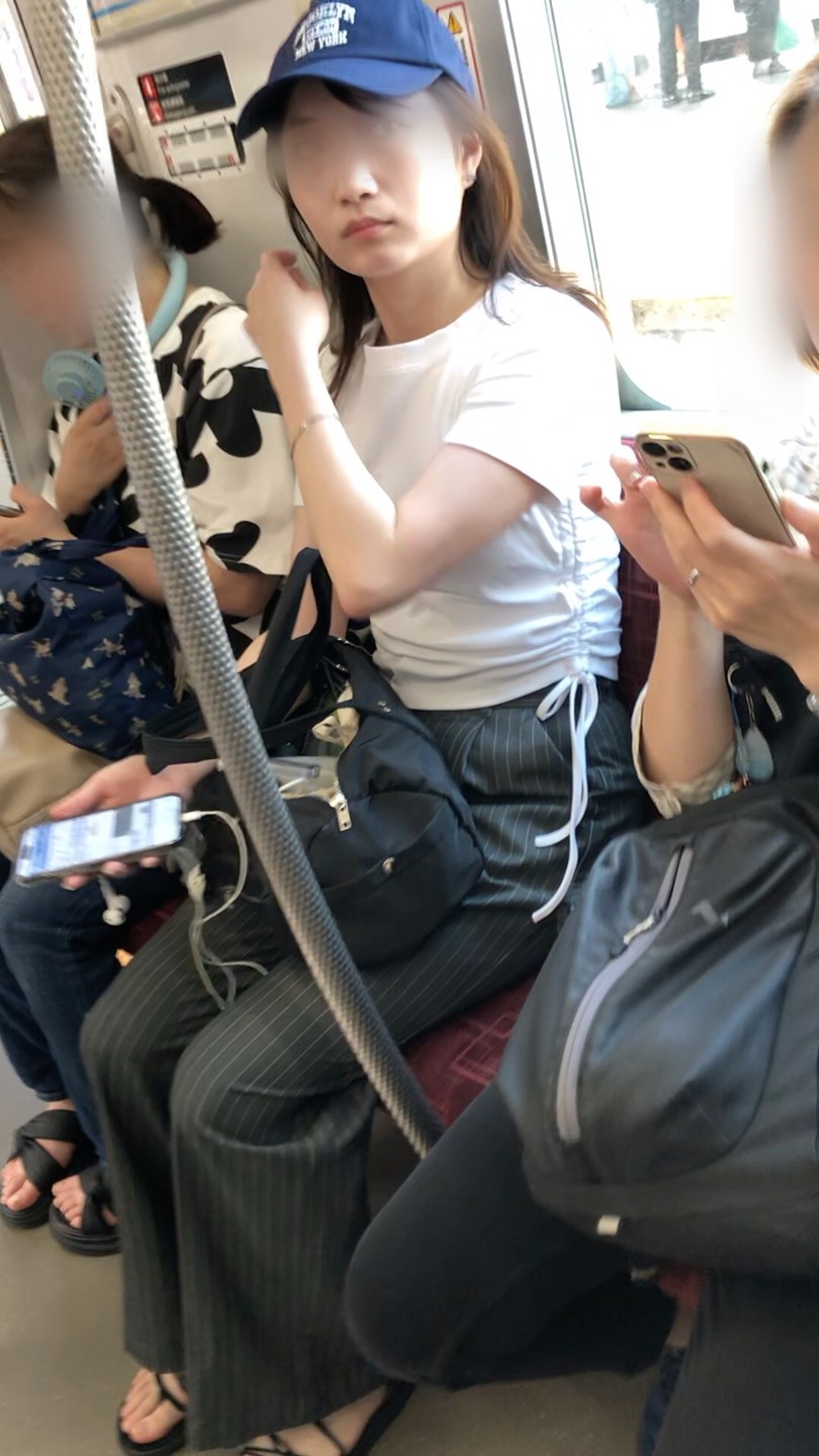 【上からの眺め67_ちっぱいver】程よい肉付きのお姉さんを上からじっくり観察!