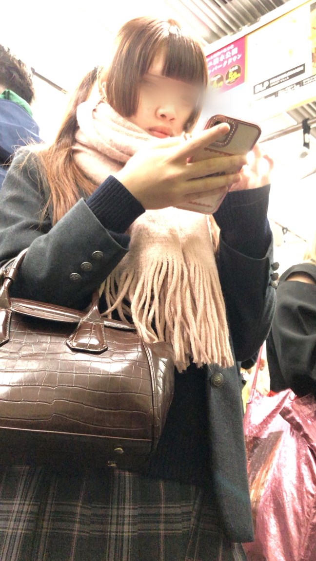 【放課後の眺め136】ツインテールの今どきJKを下から観察!