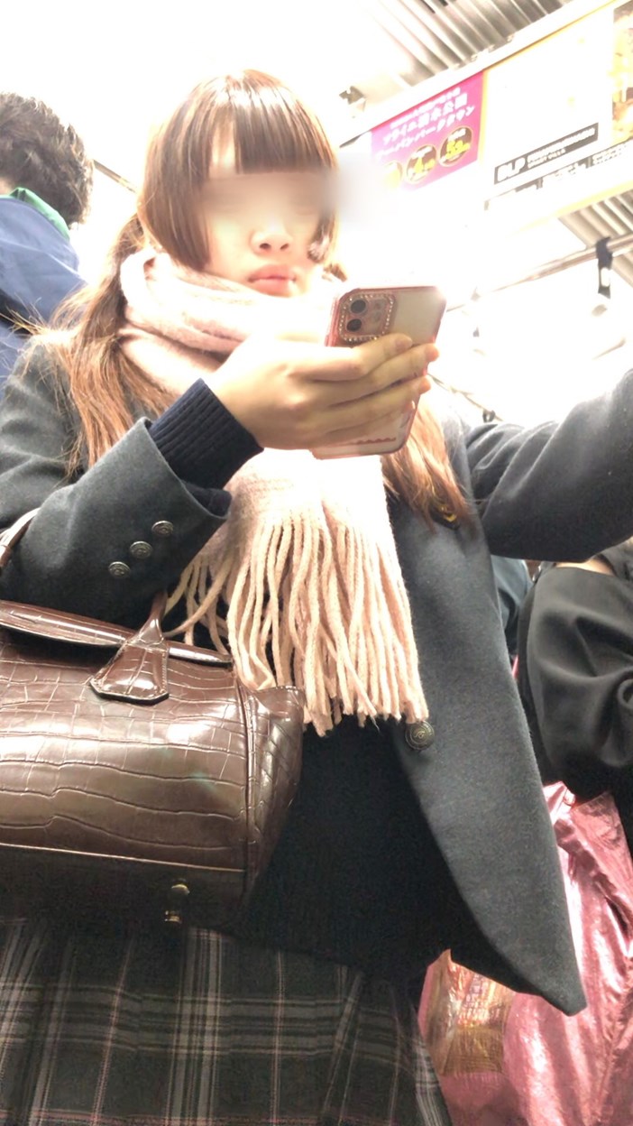 【放課後の眺め136】ツインテールの今どきJKを下から観察!