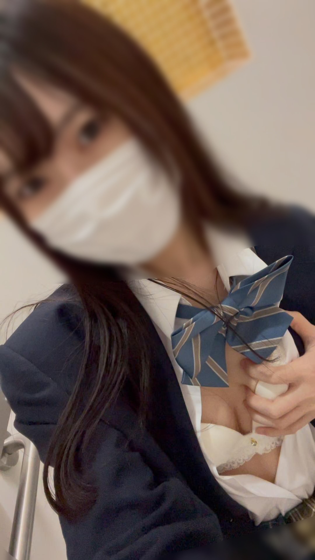 JK盗撮日記225 初登場!!今年一可愛い!!乃○坂級超透明美肌JKを電車内で盗撮【※完全主観24分超撮影】