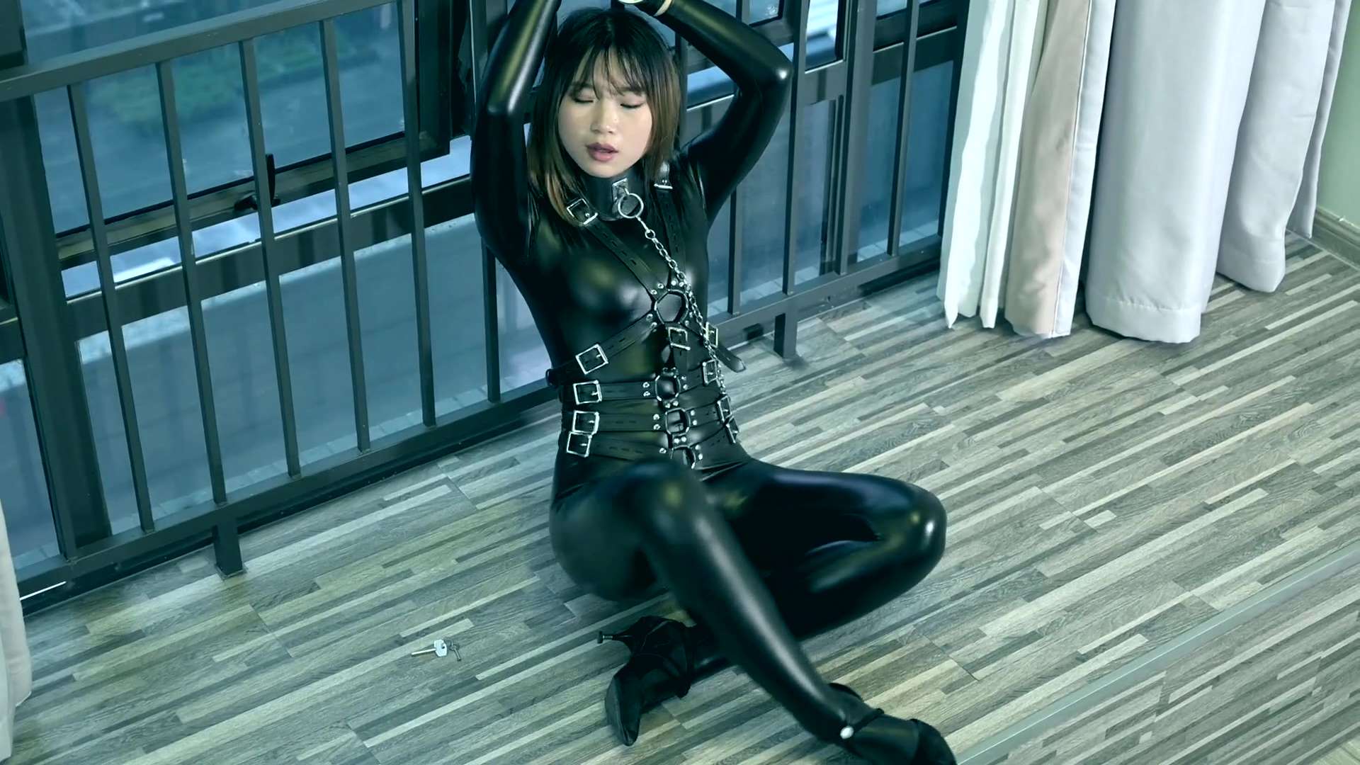 【再販】G●NTZなマンション内に囚われた美女 Vol.1