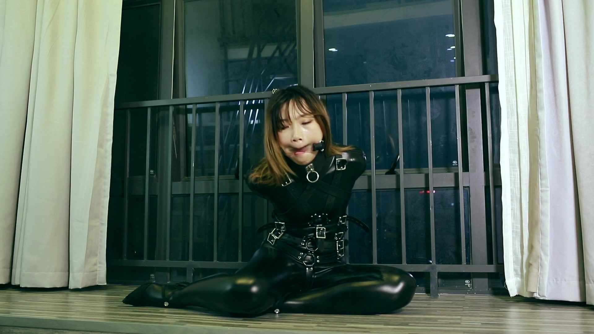 【再販】G●NTZなマンション内に囚われた美女 Vol.2