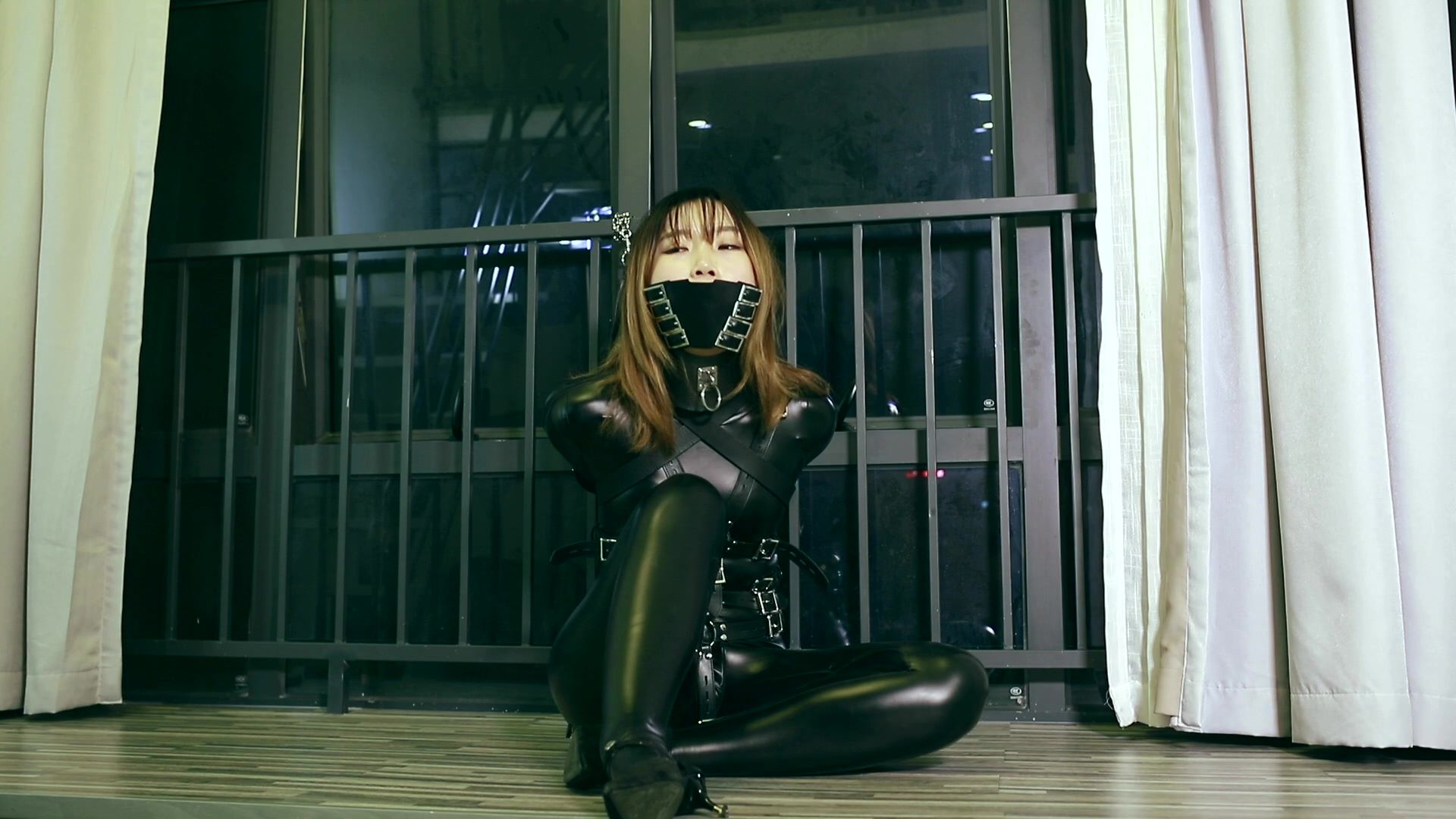 【再販】G●NTZなマンション内に囚われた美女 Vol.3