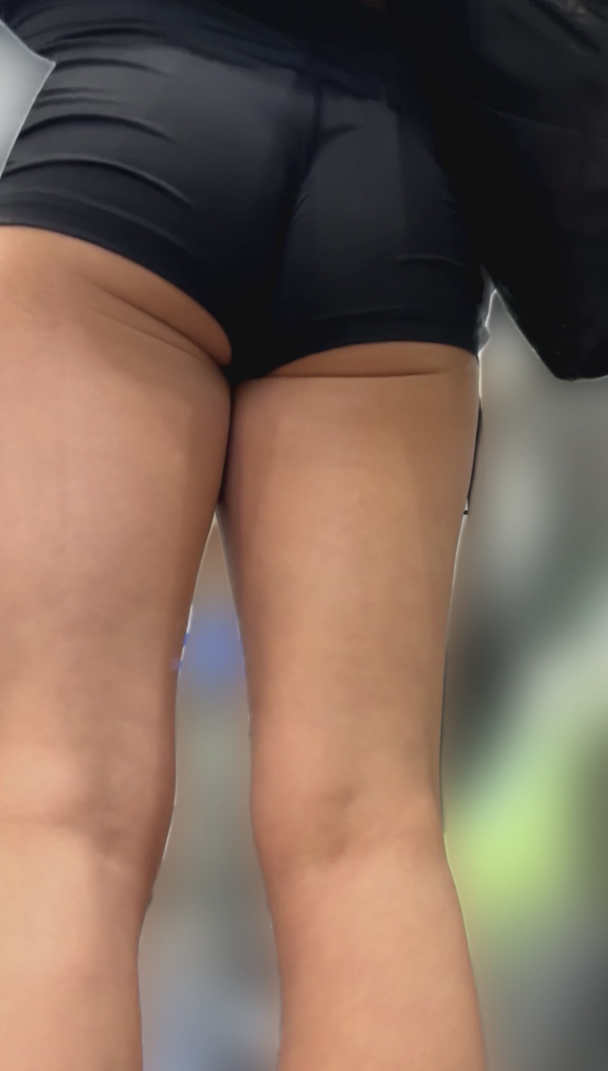 002 ムチムチレギンスパンツがセクシーなハミ尻ギャル