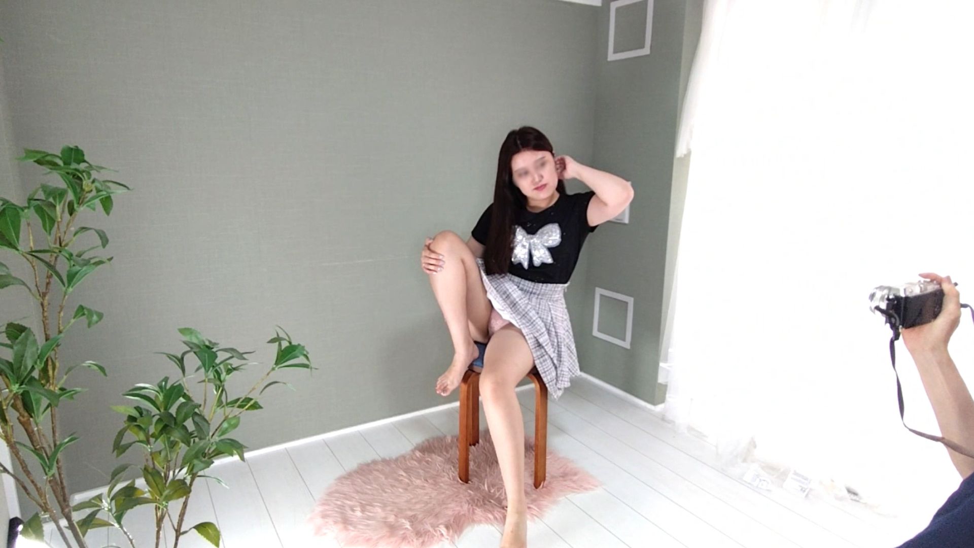 にんにん撮影会10 パンツいい匂いしそう…おっきなお尻にピタッと食い込むおパンツをこっそり撮影の巻